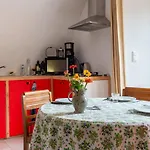 Casa vacanze Gite L'Eolienne Maison Et Bergerie Renovee 9/10 Personnes Le Recoux