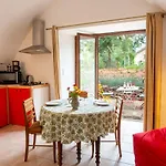 Casa vacanze Gite L'Eolienne Maison Et Bergerie Renovee 9/10 Personnes Le Recoux